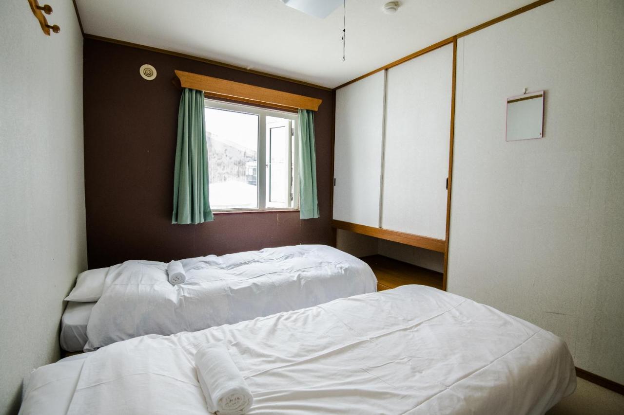 Absolute Niseko Lodge Hirafu Exterior photo