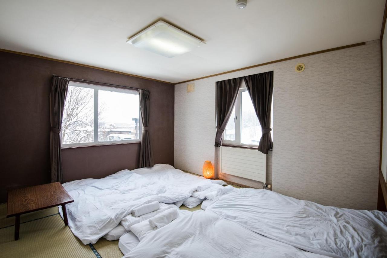 Absolute Niseko Lodge Hirafu Exterior photo