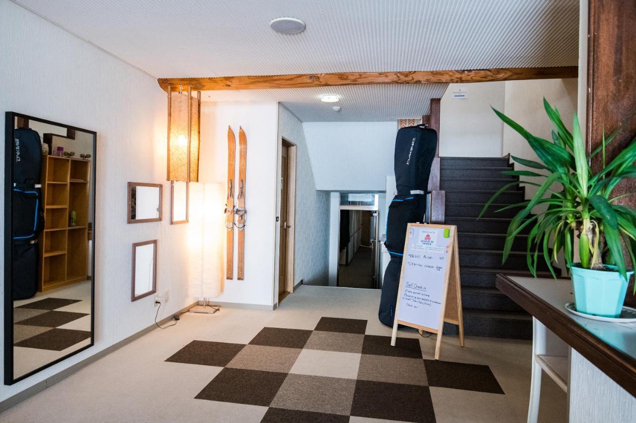 Absolute Niseko Lodge Hirafu Exterior photo
