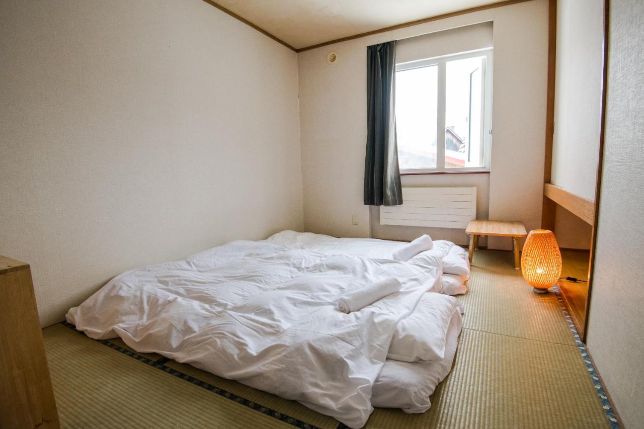 Absolute Niseko Lodge Hirafu Exterior photo
